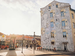 Vilnius, el lienzo inesperado de Europa: cuando el arte urbano redefine el viaje