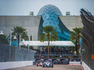 Motores, playa y adrenalina en St. Petersburg