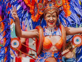 Carnaval 2026 en Aruba: lujo, ritmo y tradición caribeña