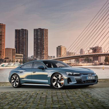 AUDI e-TRON GT