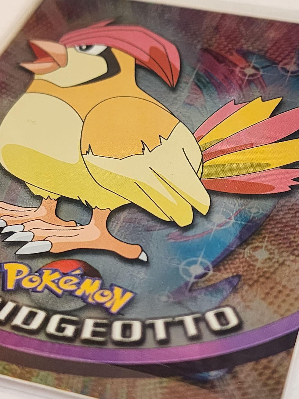 Thumbnail: Pokémon 1999 Topps Black Logo #17 Pidgeotto (Holofoil)