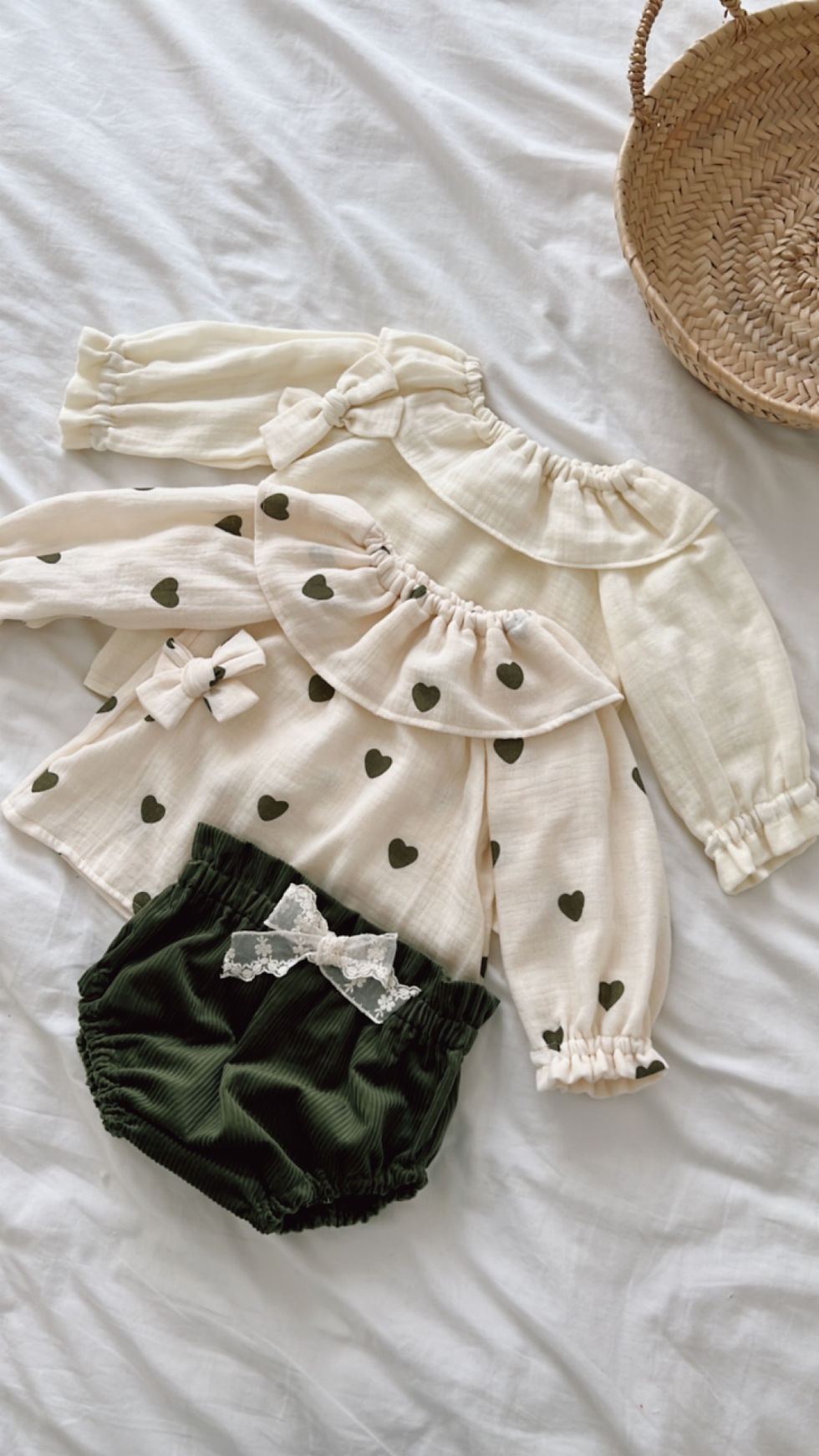 Miniature :  Blouse bébé/fille manches longues gaze de coton "Maria (Coeurs coloris Olive)