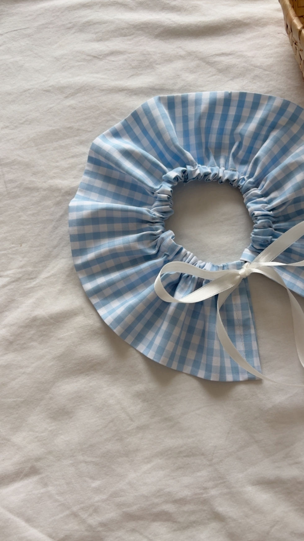 Thumbnail: Col volanté  « Louis»