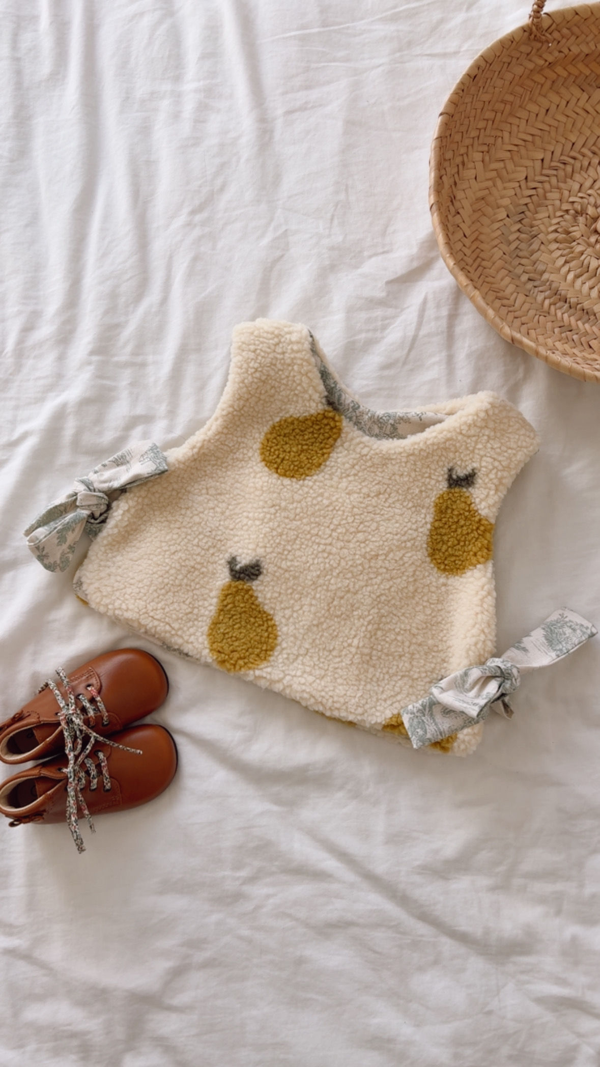 Pull sans manches à nouer /plastron « Poires/Liam»