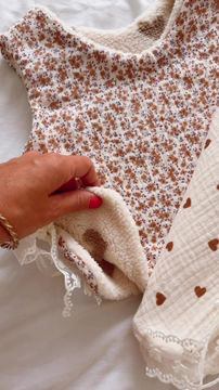 Thumbnail:  Pull sans manches à nouer /plastron « Lisa/zelie »