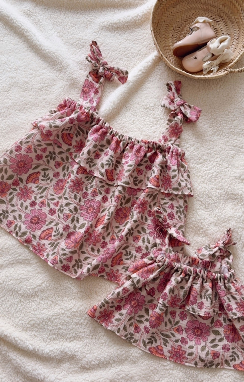 Thumbnail: Blouse à bretelles femme «Florentina"