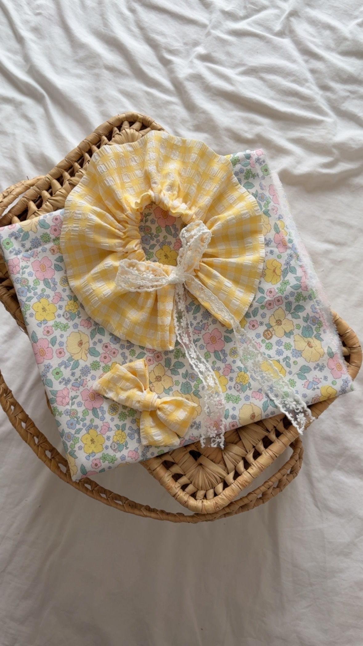 Col volanté  « Capucine  »