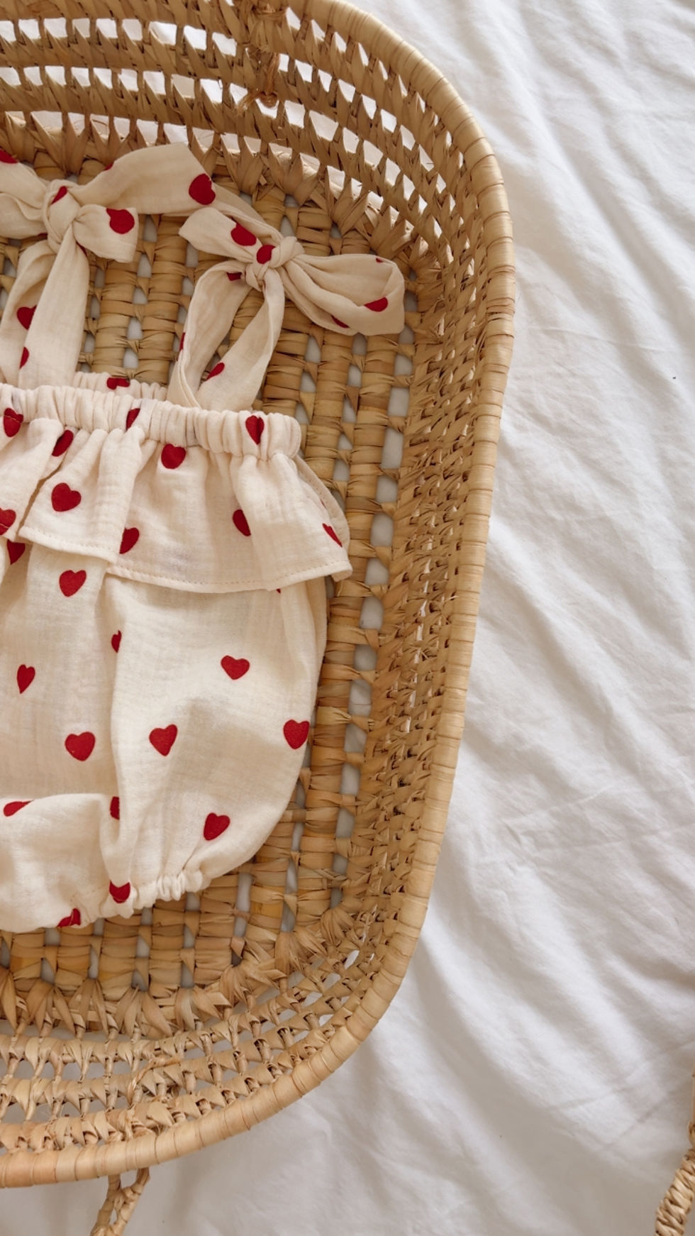 Thumbnail: Barboteuse bretelles bébé/fille double gaze de coton « Lena»