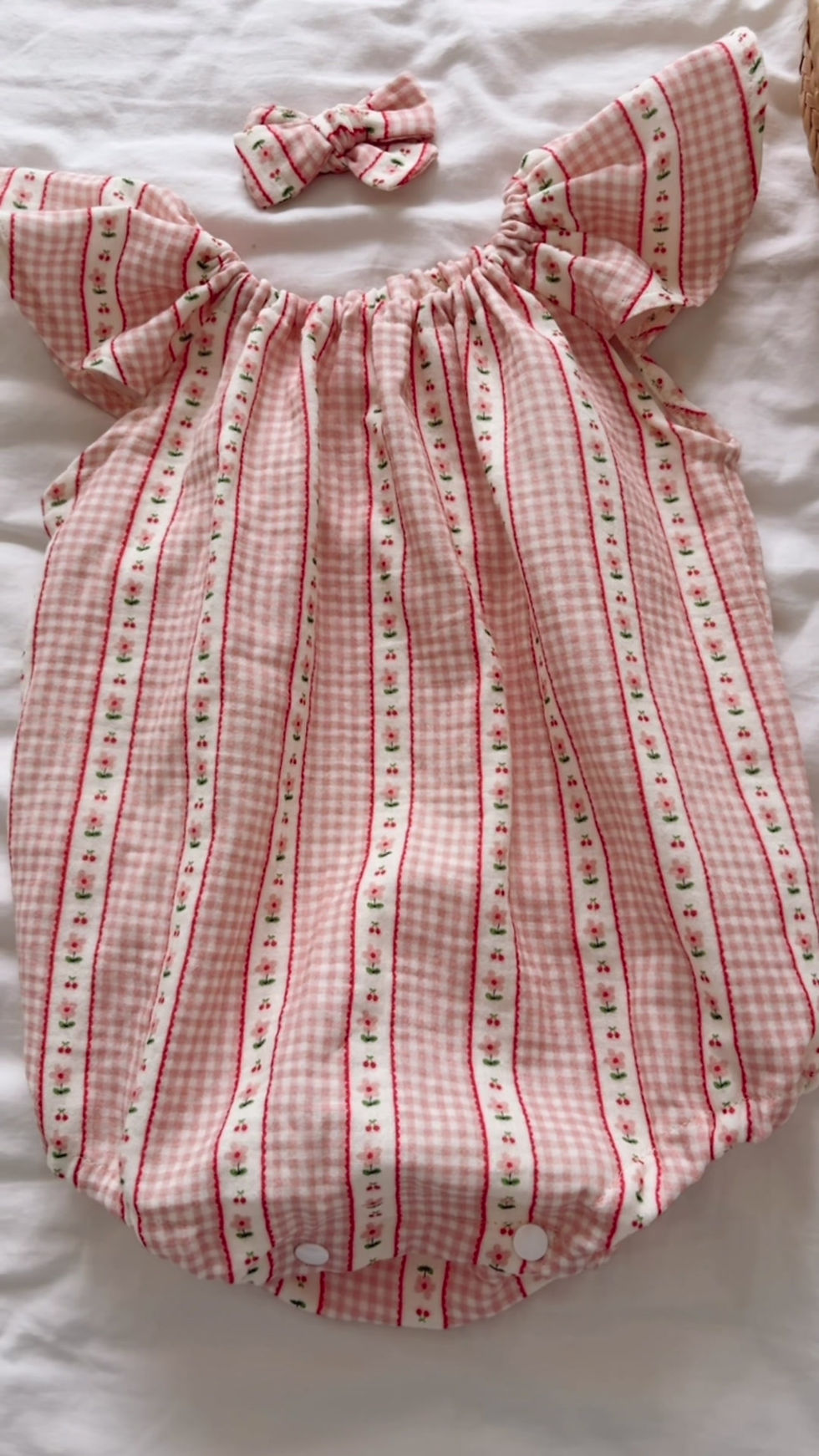 Miniature :  Barboteuse bébé/fille manches courtes  «Charlotte»