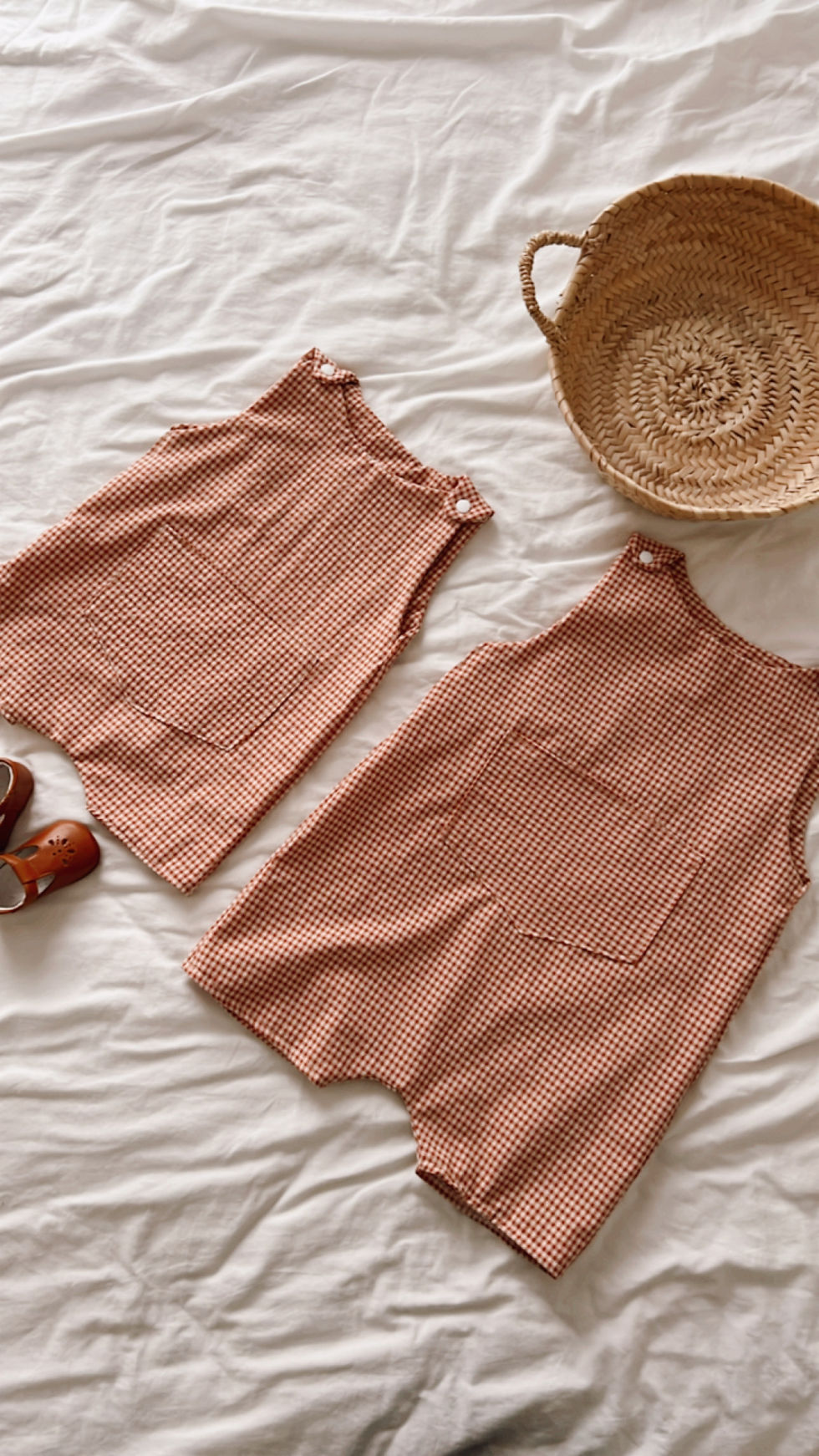 Thumbnail: Combishort bébé/enfant coton seersucker «Vichy noisette»