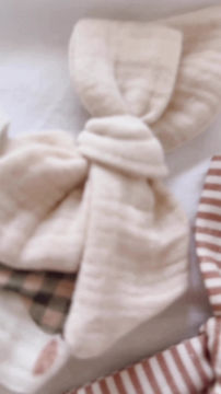 Thumbnail:  Barrette bébé/fille noeud gaze de coton unie « Naturel »