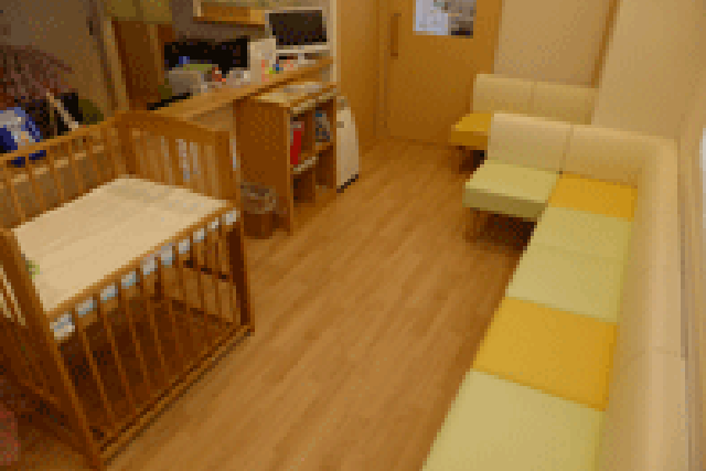 おかもとキッズクリニック・待合室