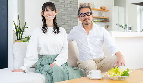 笑顔のミドル夫婦