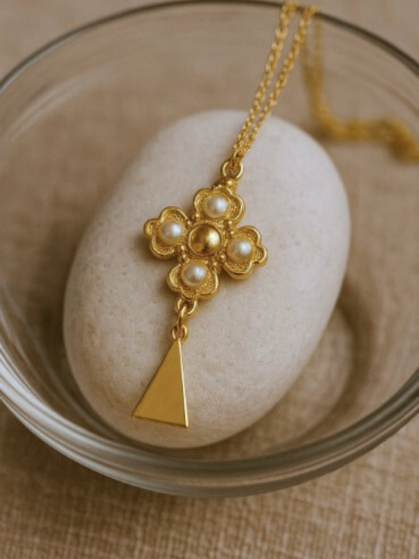 Küçük resim: İncili çiçek kolye