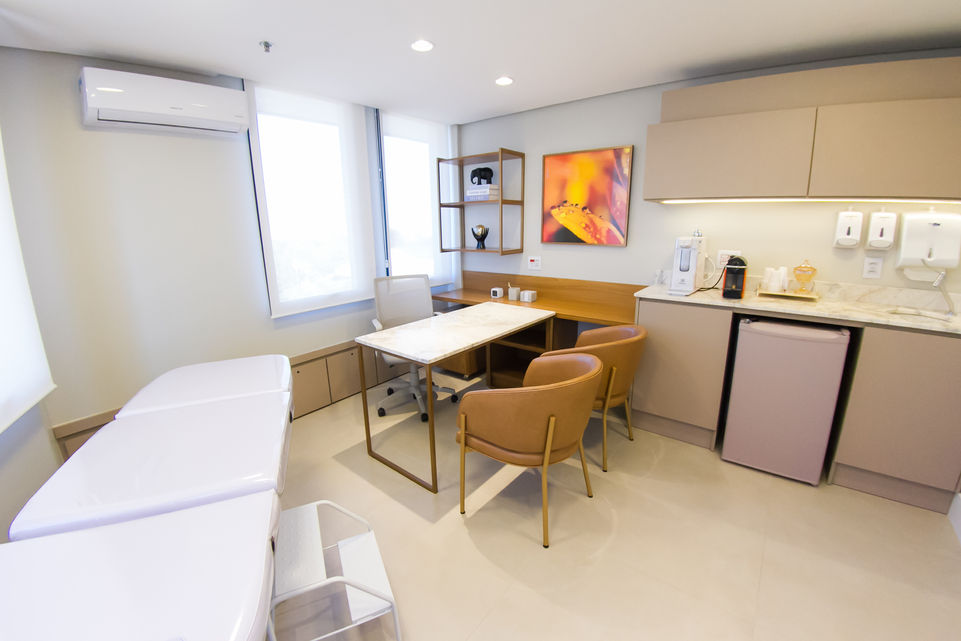 Consultório para locação por hora ideal para Profissionais das áreas de Estética, Biomedicina, Dermatologia, Farmacêutica, Enfermagem, Medicina Integrativa, de Família, do Trabalho e Esportiva, Nutrição, Ortopedia, Medicina em geral, dentre outras;