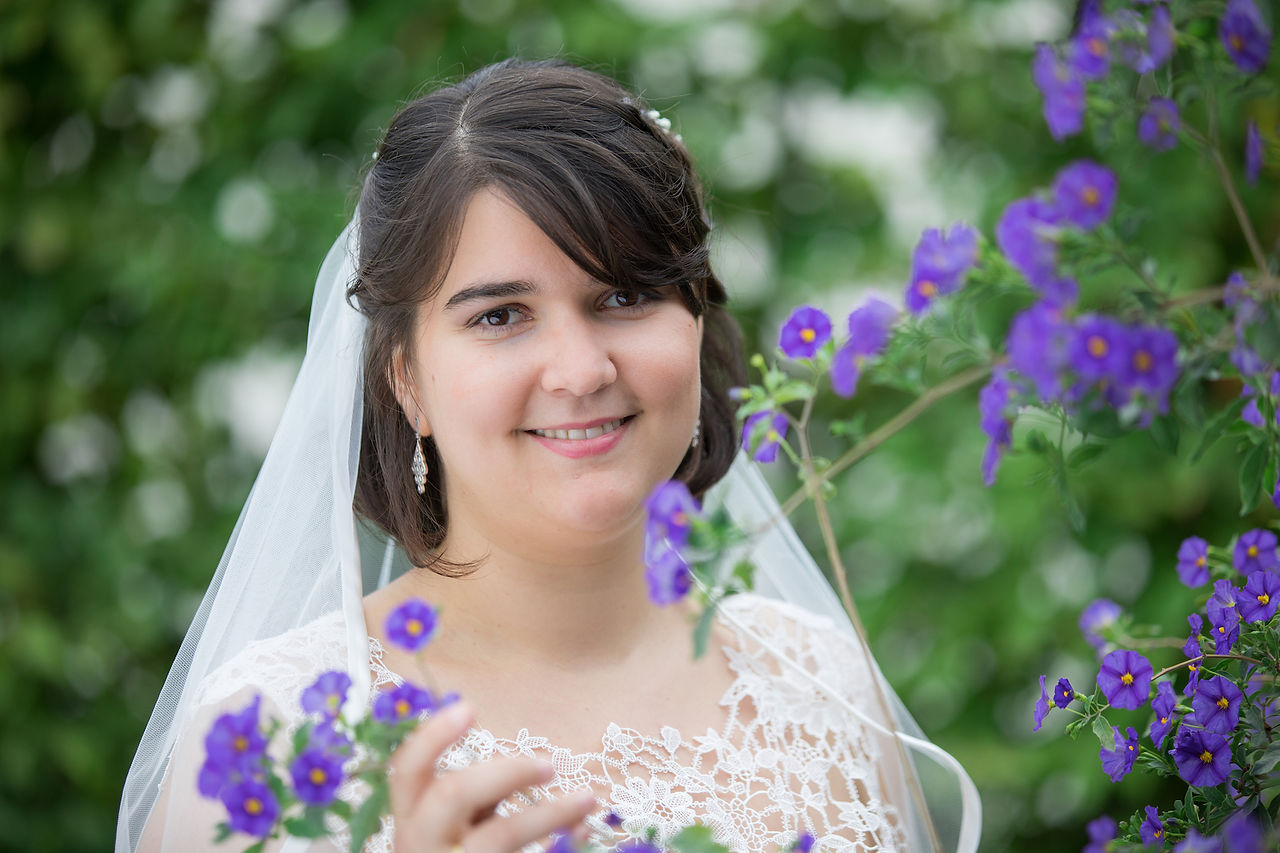 Braut mit Blumen