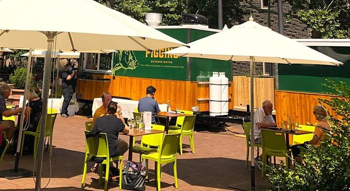 Outdoor restaurant Piggins