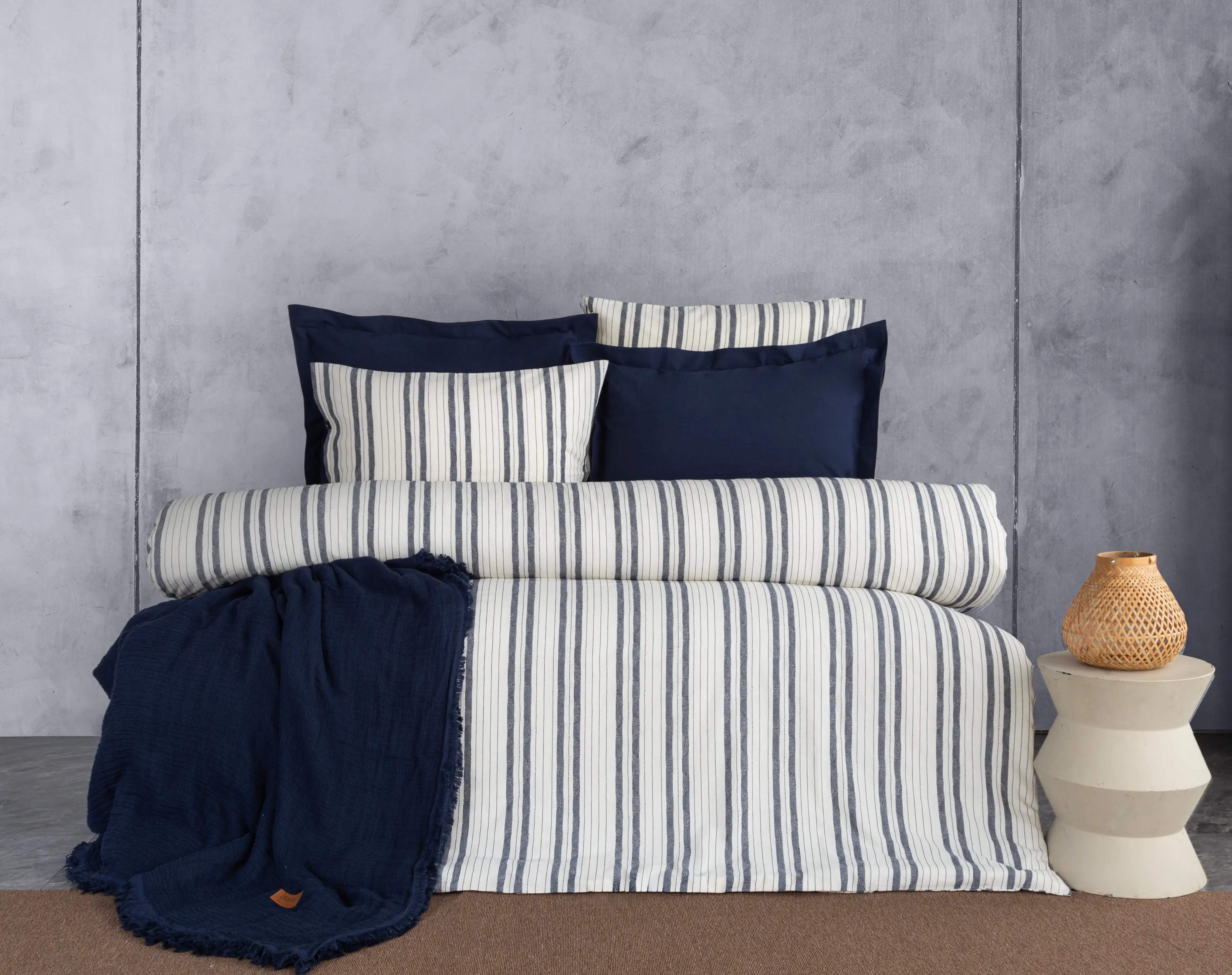 Linea Çizgili Nevresim Takımı & Pike Seti - Lacivert