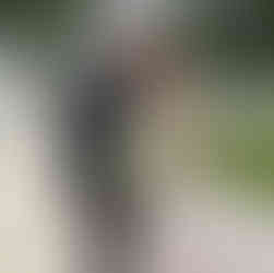 newlyweds at The Waterview, West Garden