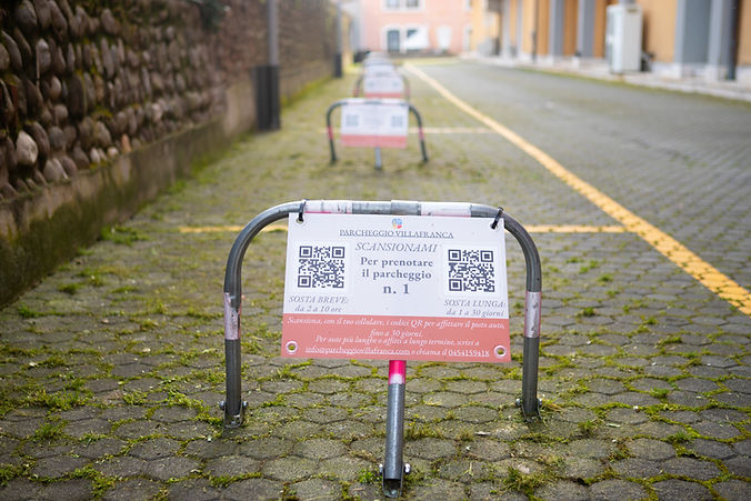 Posti auto con barriere, prenotabili a Villafranca