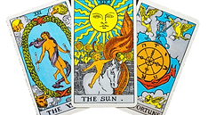tarot-hero-1600x900_edited.png
