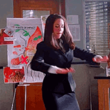 girl-dancing-woman-dancing.gif