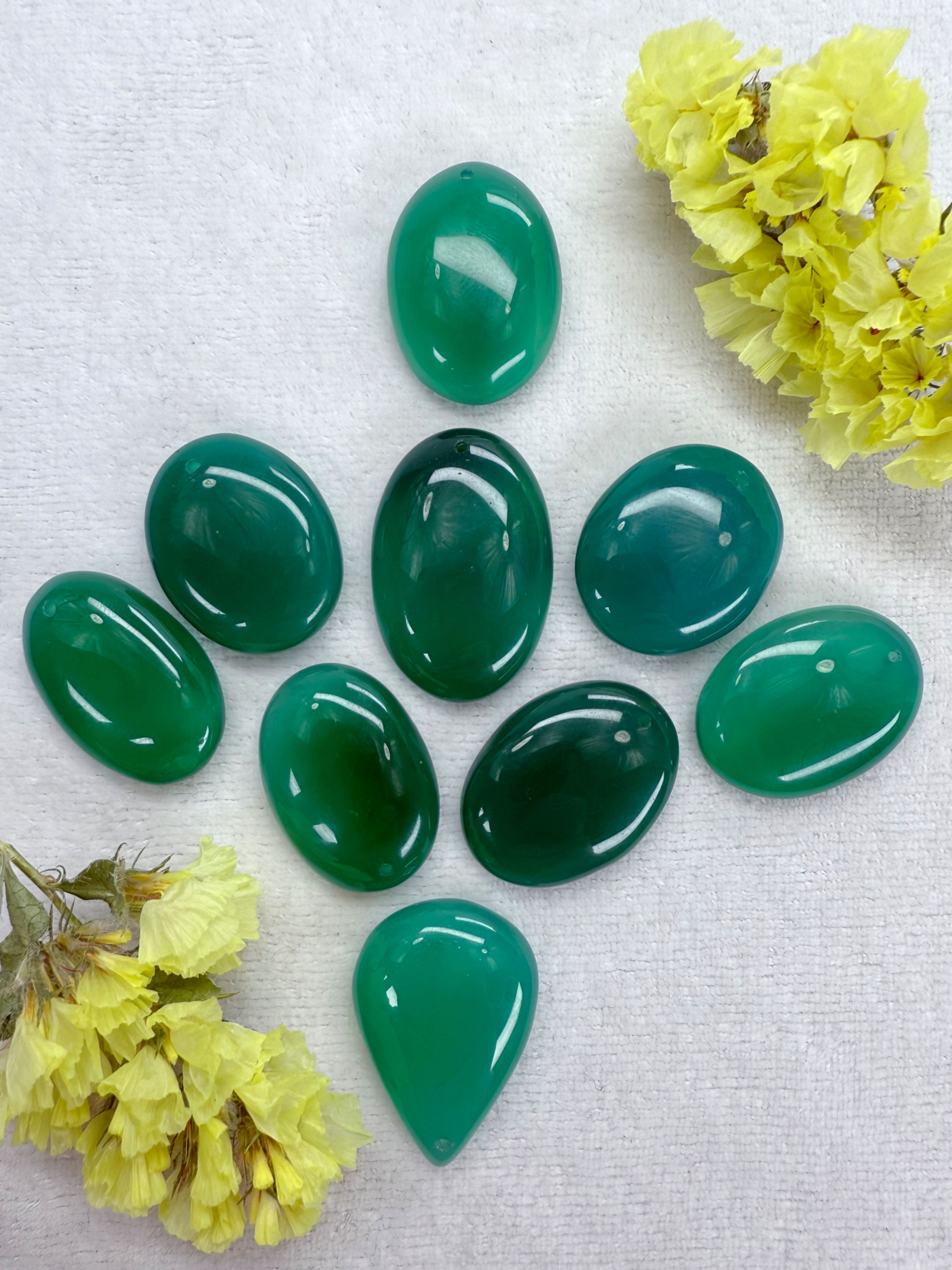 Cabujones perforados onix verde