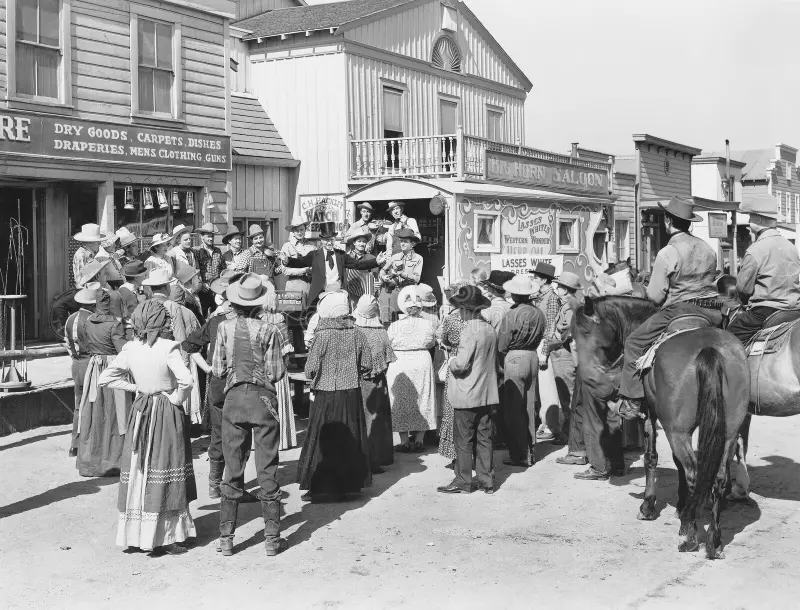 Peddler's Wagon with Crowd