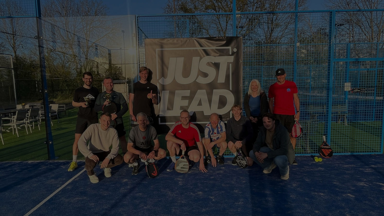 Het team op de padelbaan