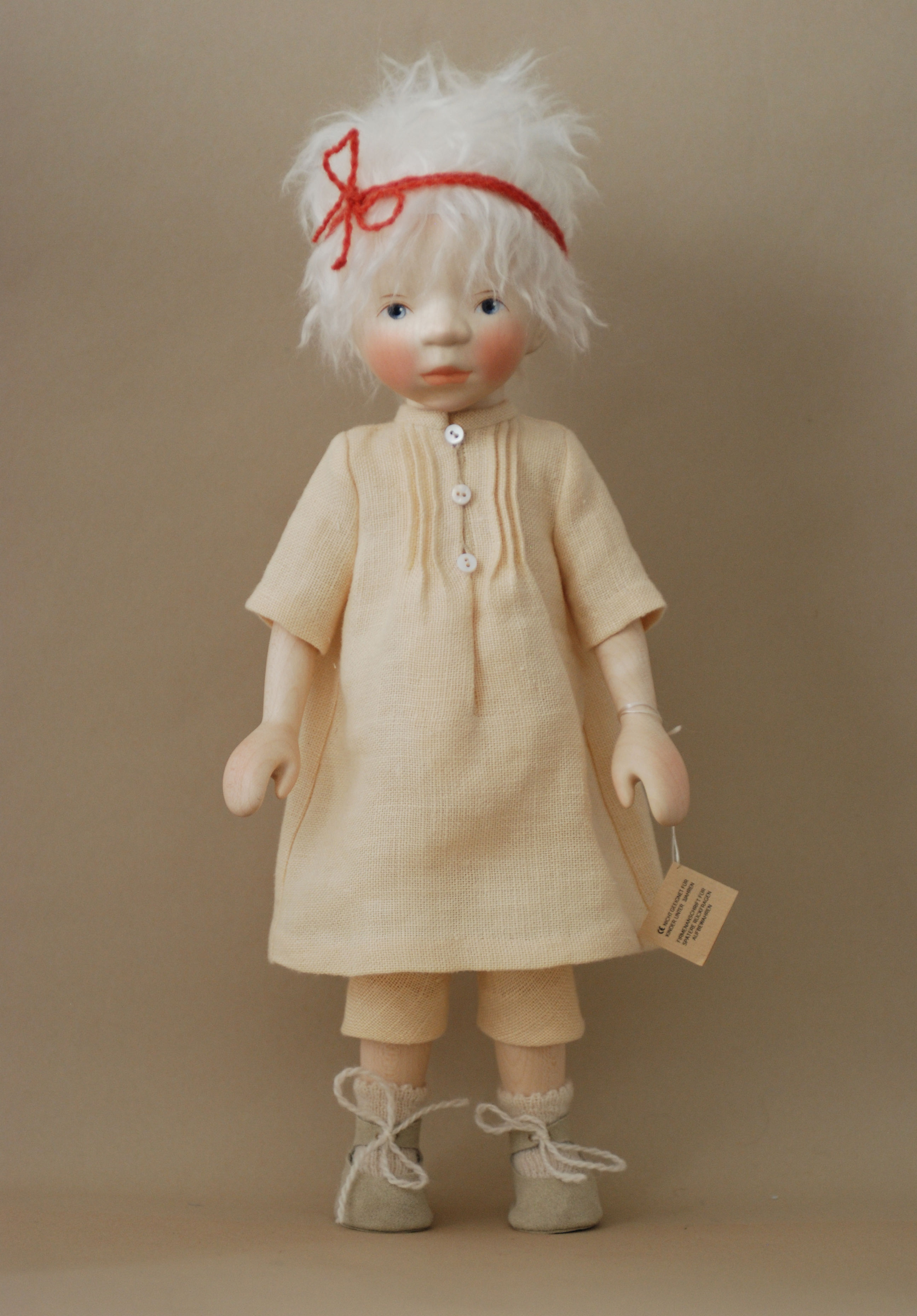 Artist doll with yellow linen smock | Elisabeth Pongratz-Schöfer