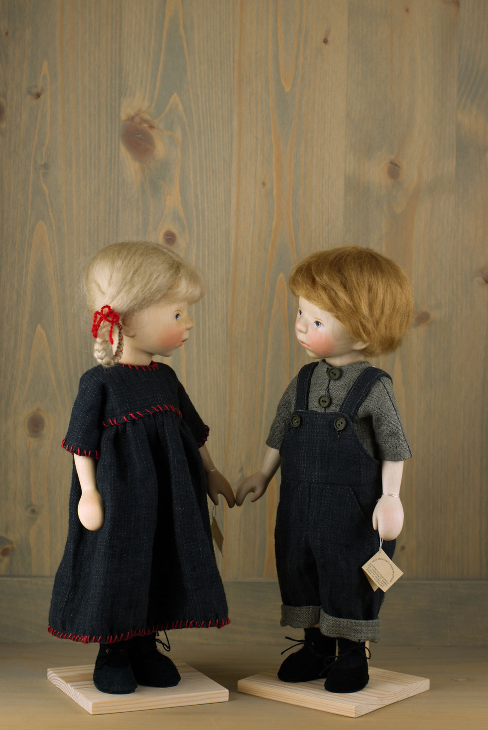 Thumbnail: Artist doll with dark dress | Elisabeth Pongratz-Schöfer