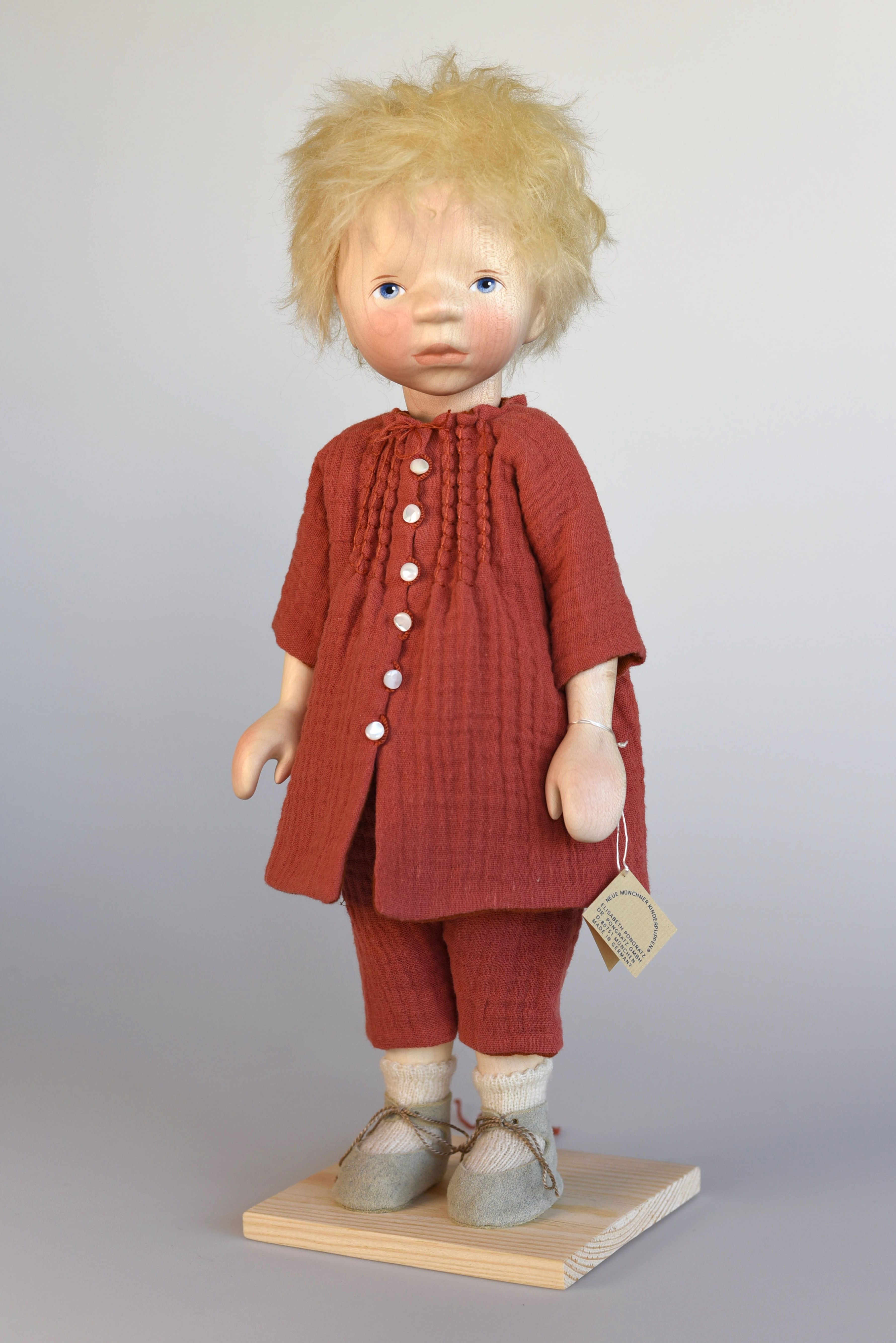 Künstlerpuppe mit Kittel