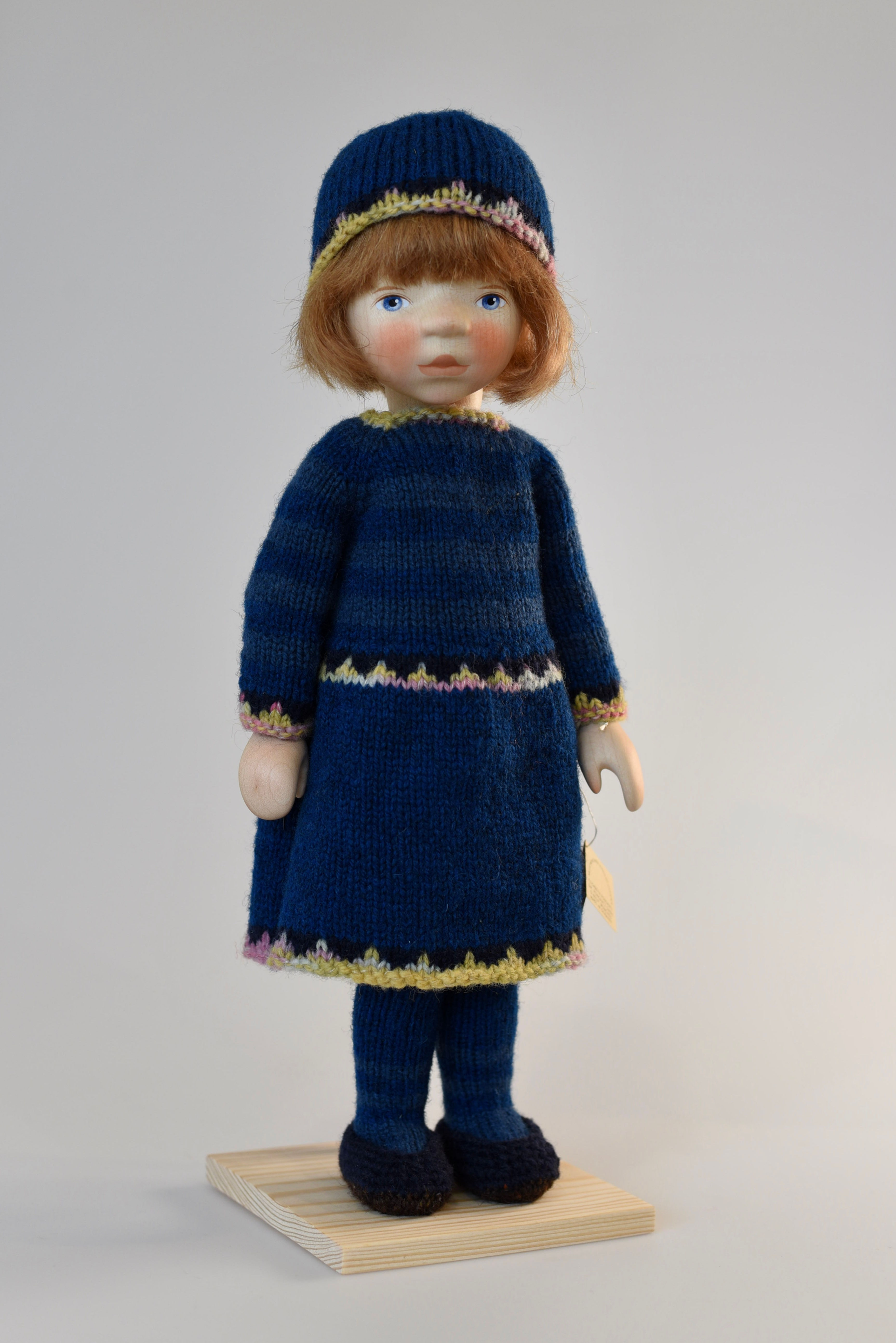 Artist doll with knitted dress and hat | Elisabeth Pongratz-Schöfer