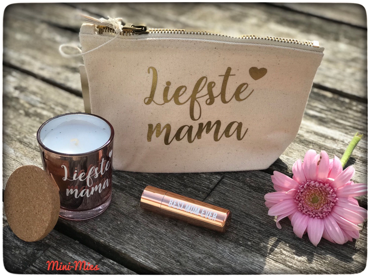 Setje toilettas, kaars en lippenbalsem