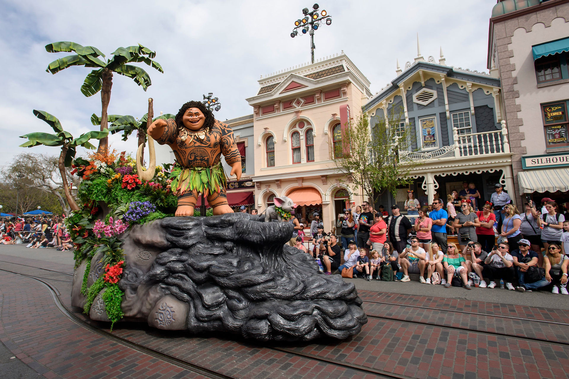 ‘Magic Happens’ Parade Premieres at Disneyland Park