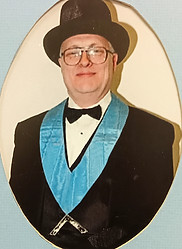 Chcuk simon past master newtown lodge 42