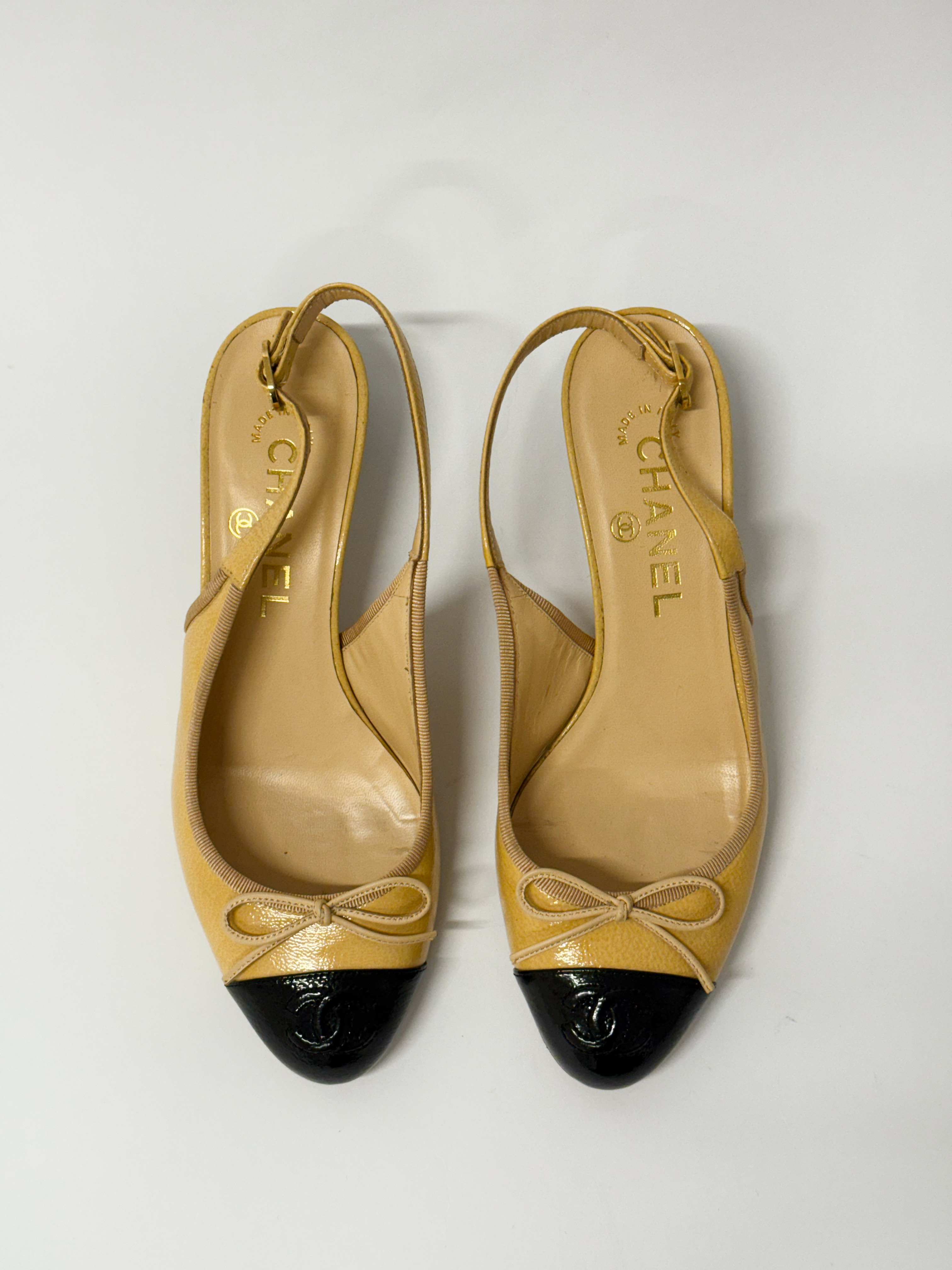 VINTAGE CHANEL BEIGE LEATHER SLINGBACKS 37.5