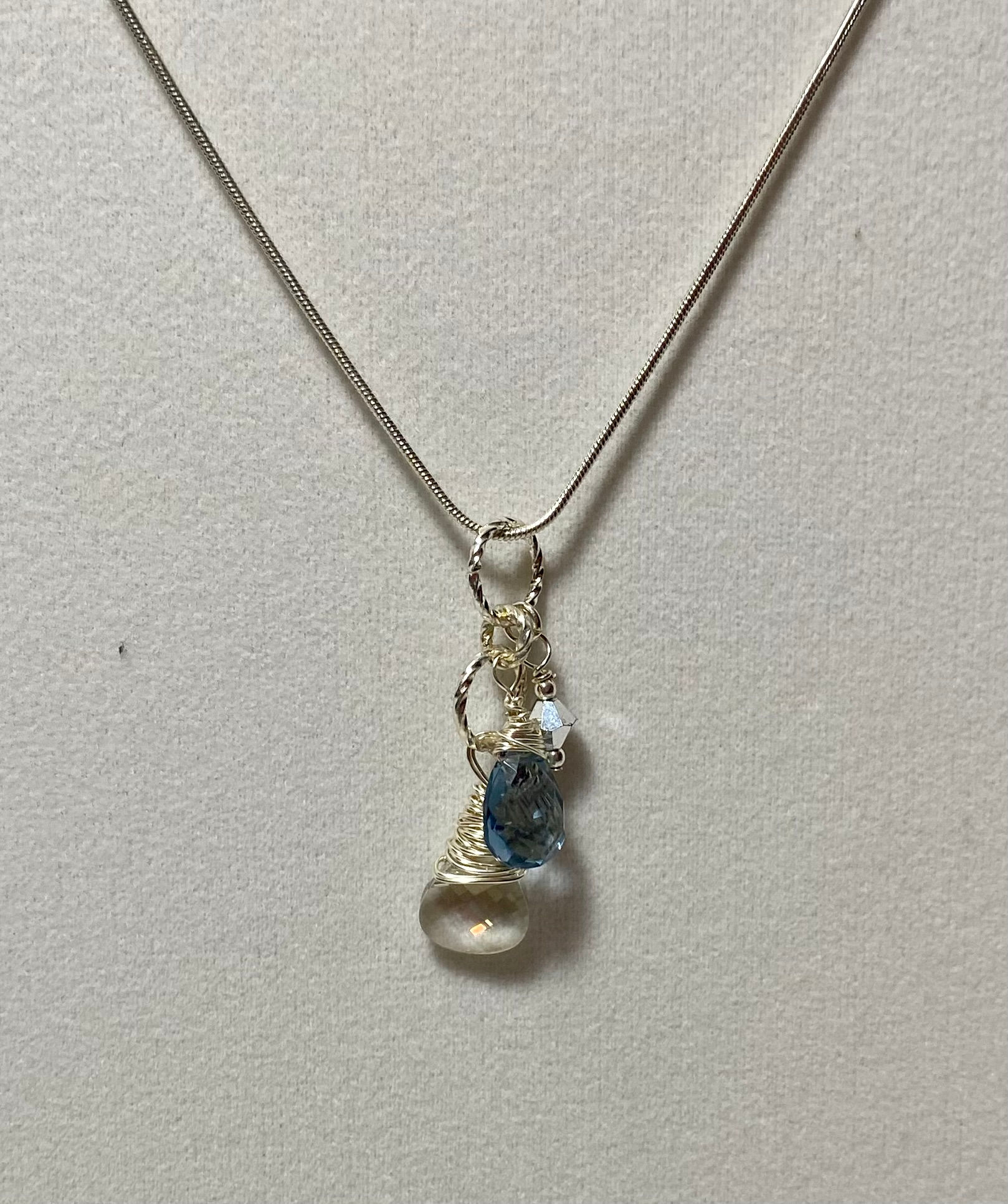 Swarovski briolette pendant E126