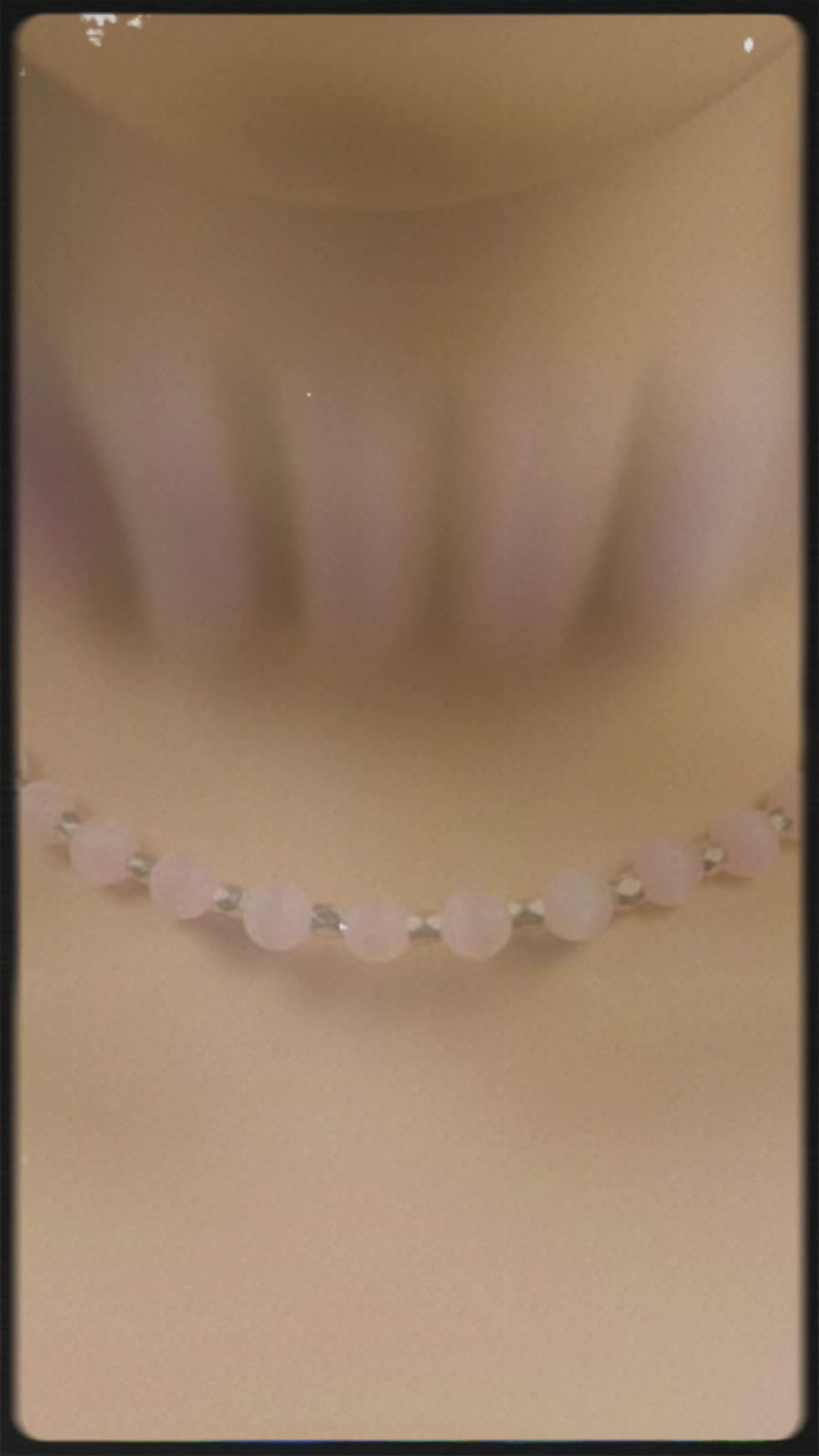 Thumbnail: Mona