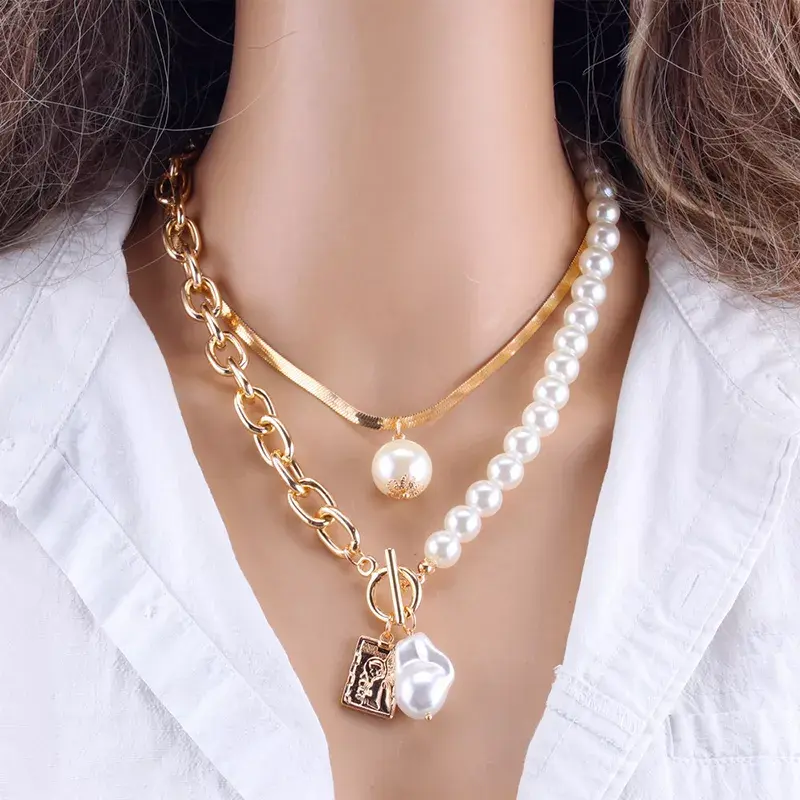 Fashion Chain Pearl Necklace with Baroque Pearl Metal Charm