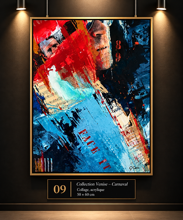 Gérard Cases, « Collection Venise – Carnaval », collage et acrylique, 50 × 60 cm. Composition abstraite aux couleurs rouge, bleu et noir, intégrant des fragments de visages, des partitions musicales et des effets de matière.