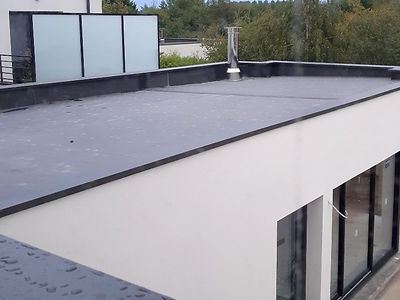 travaux etancheite toits plats par votre couvreur local.jpg