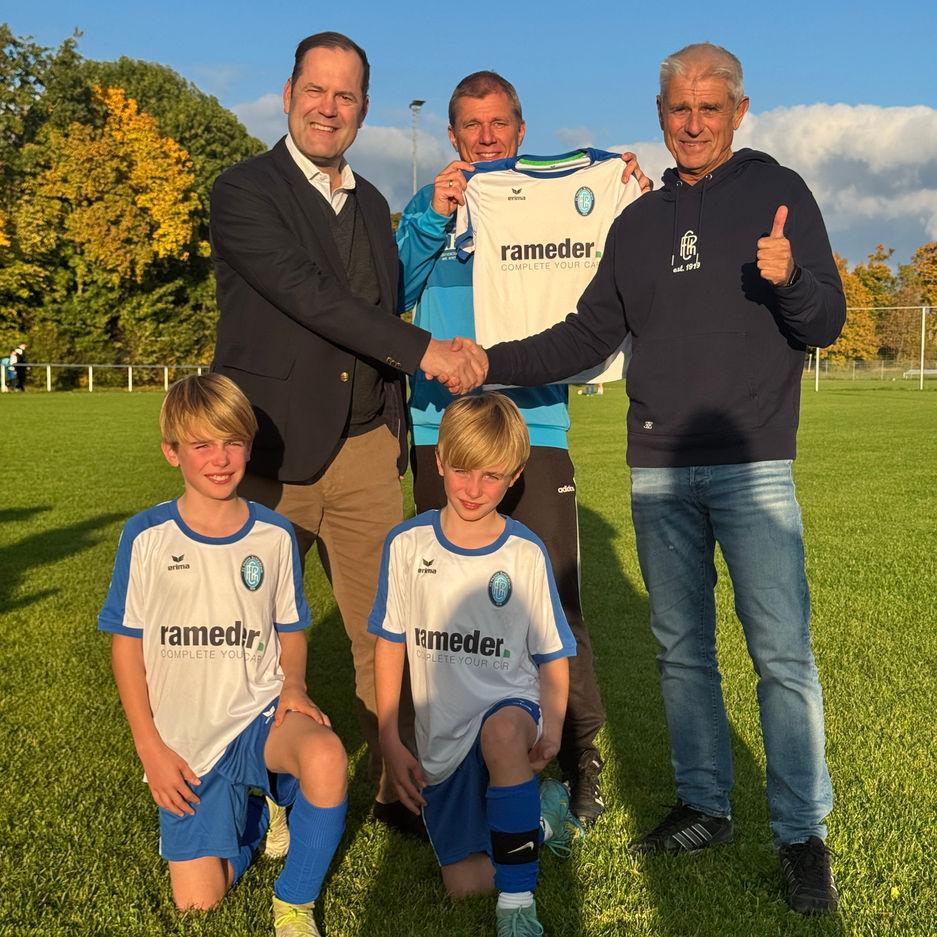 Neue Saison, neue Trikots – und ein neuer Sponsor!