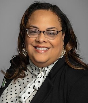 Profile EC_edited_edited_edited_edited.jpg