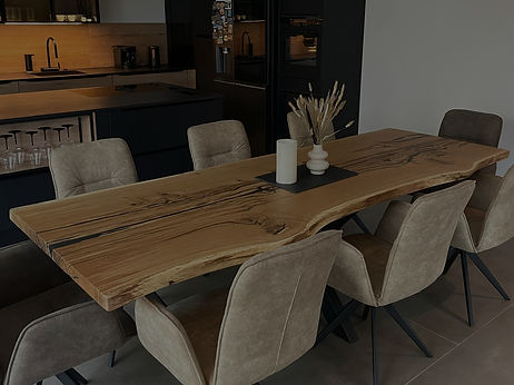 Kantholz Schwarzwald - Kundenbild Esszimmertisch in Eiche