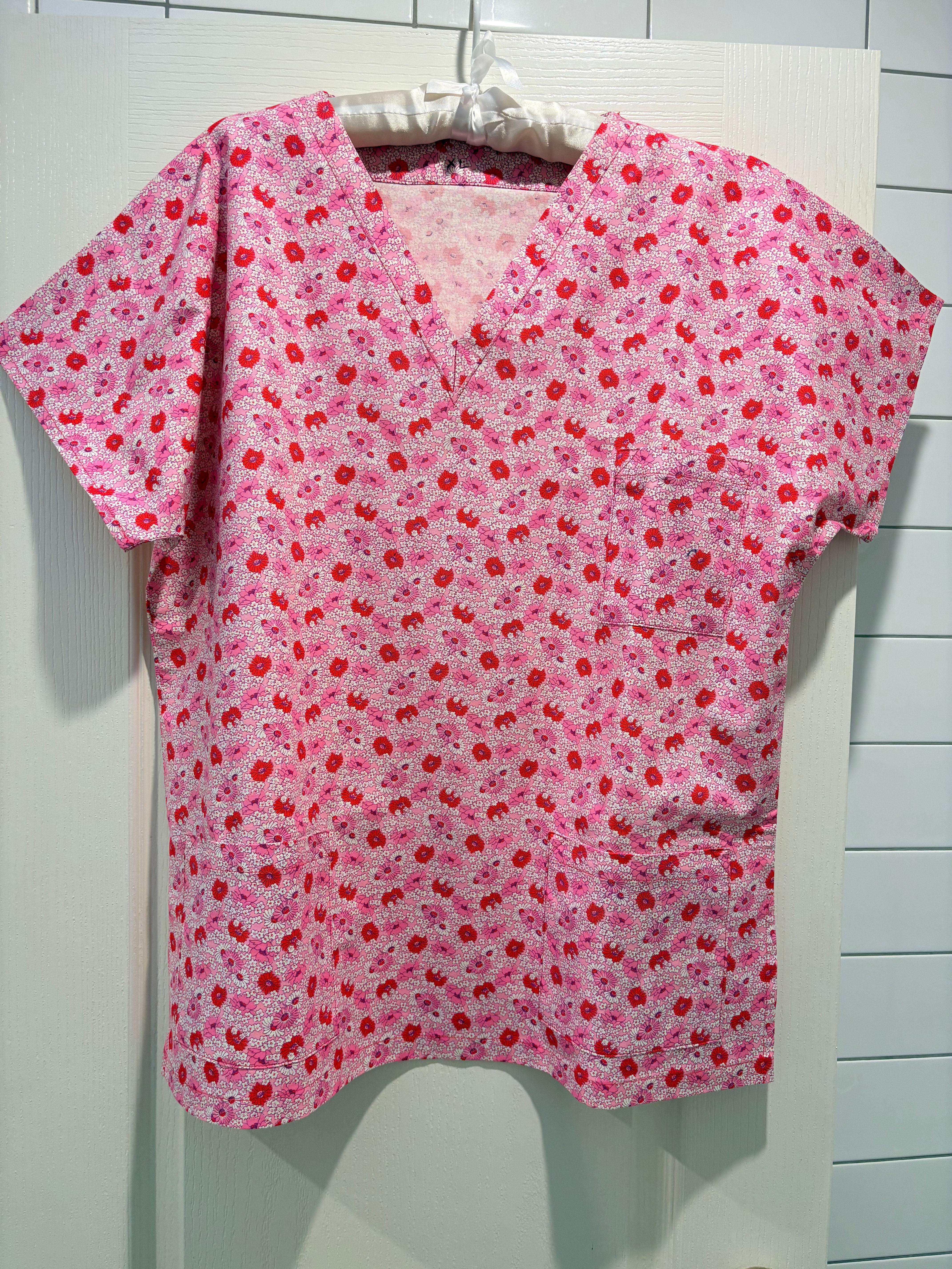 Scrub Top XL - pink flowers 