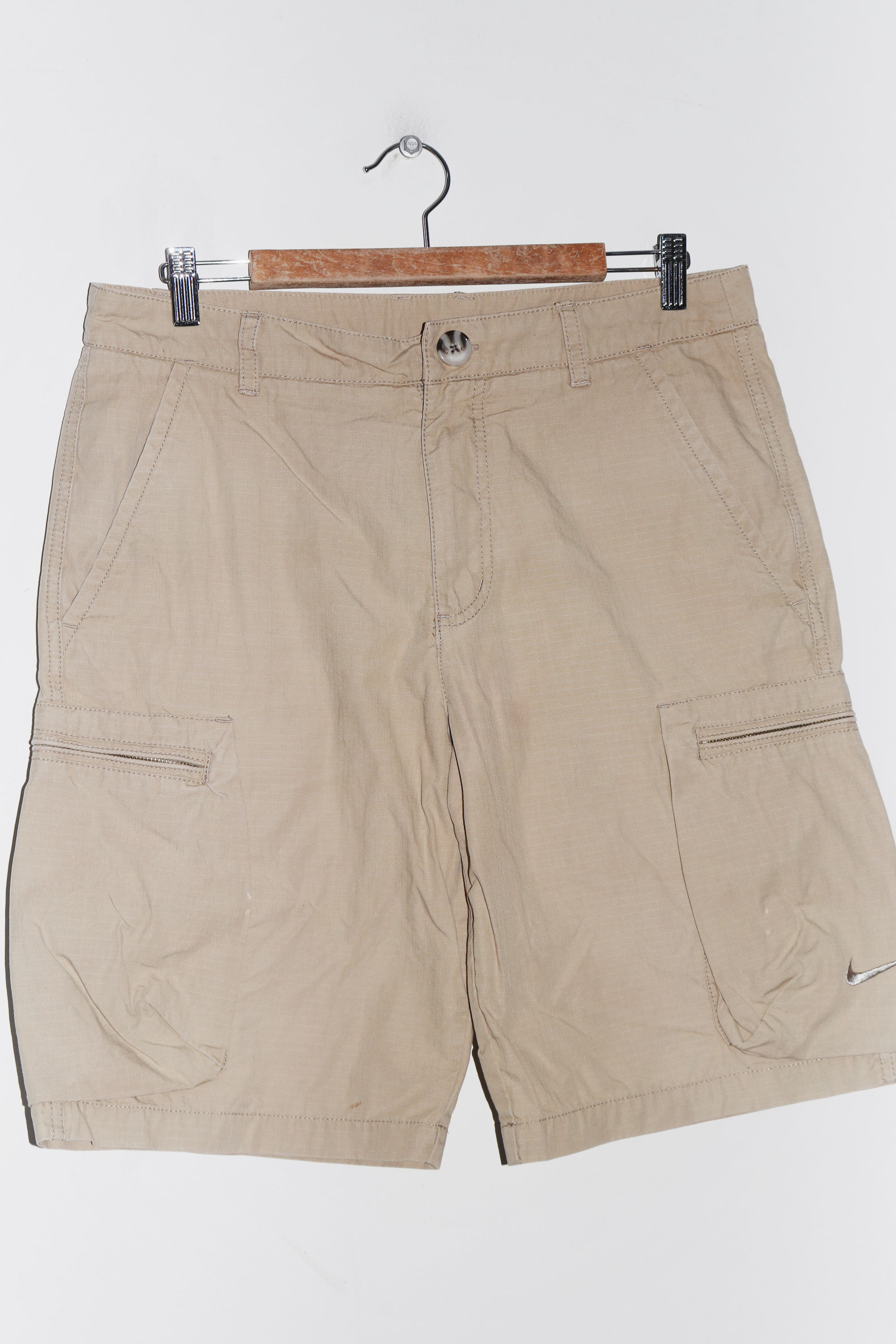 Nike Embroidered Mini Swoosh Cream Cargo Shorts (Rare) (32)