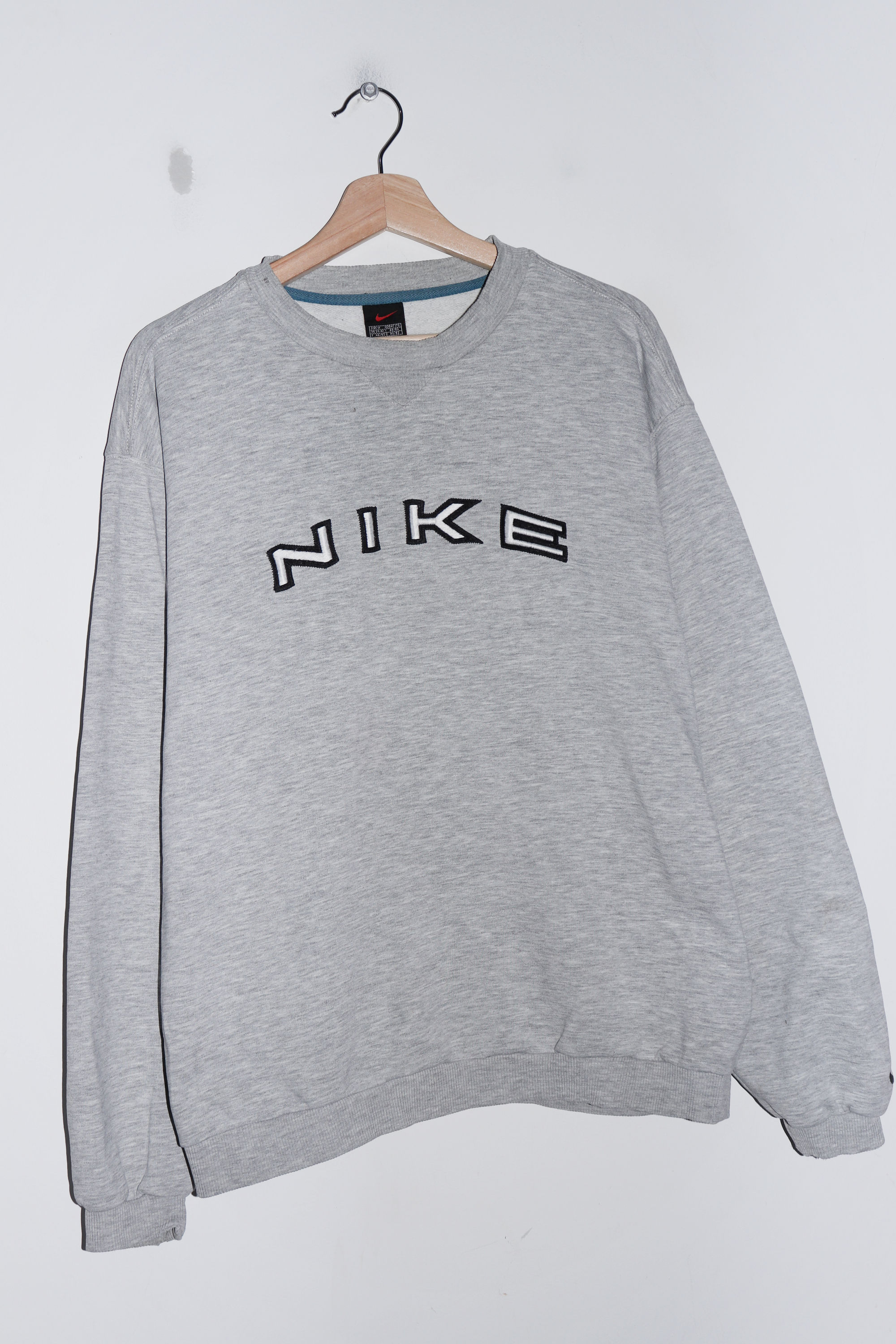 Vintage 90s Nike Embroidered Spellout Grey Sweatshirt (Rare) (M-L)