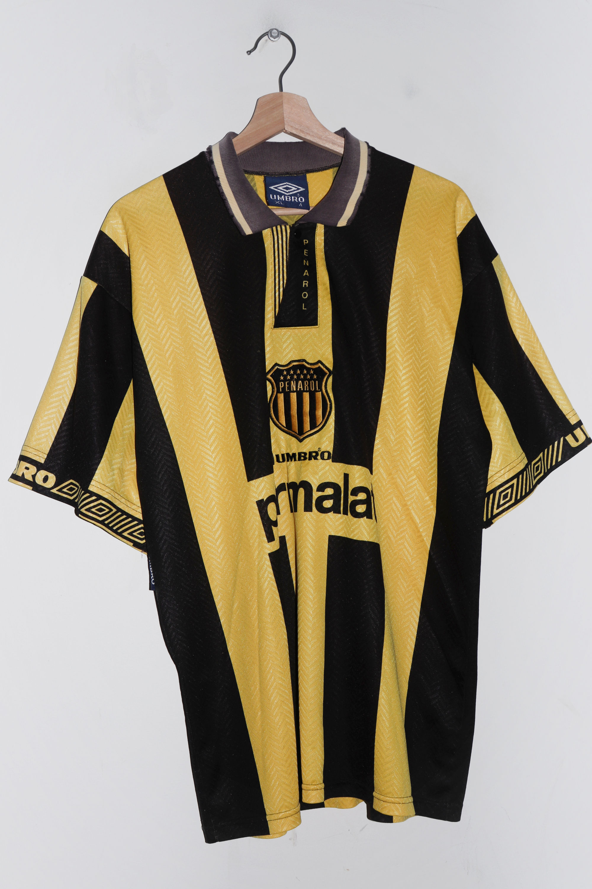 1996-97 Umbro Club Atlético Peñarol Uruguay Home Kit Jersey (Rare) (L-XL)