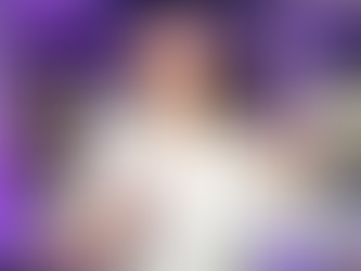 Lennard Schwarzer mit dem 1. PLatz vom JungmaklerAward in der Hand